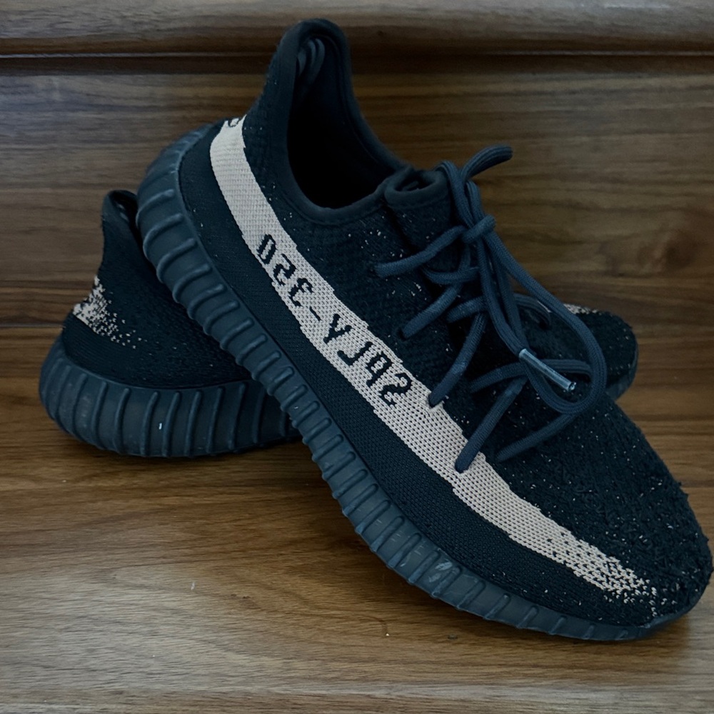 YEEZY Authentic Collector Adidas Yeezy Boost 350 V2 by Kanye West Sz 10.5